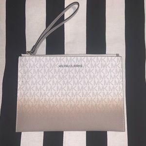 ❤️ SALE Brand new Michael Kors wristlet